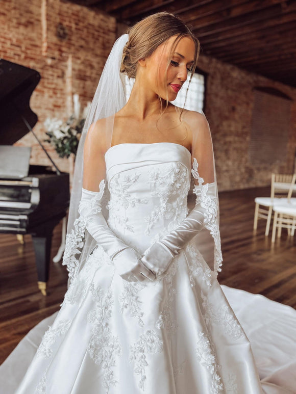 Lace Edge With Pearls Veil
