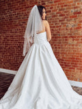 Pointed Cut Edge Veil