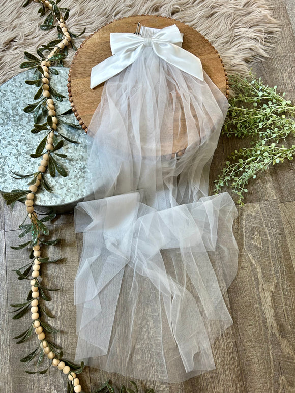 Fingertip Bow Veil