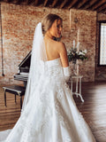 Lace Edge With Pearls Veil