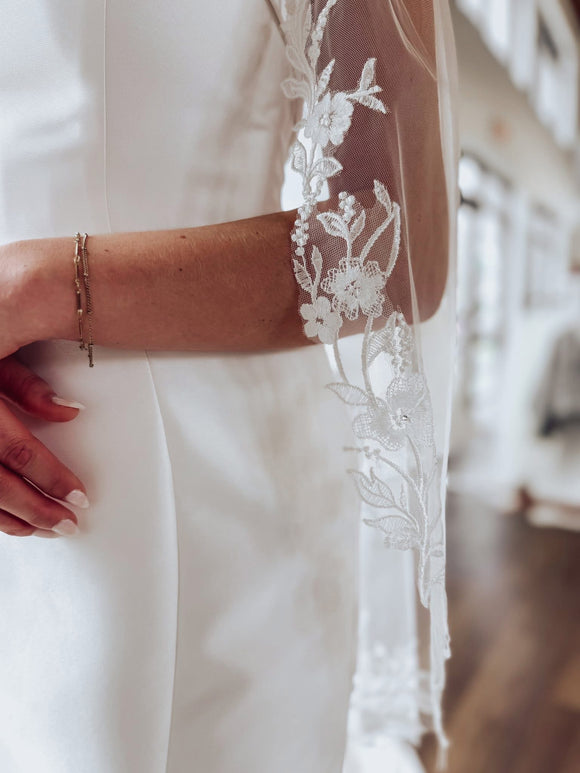 Floral & Leaf Lace Veil