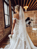 Light Tulle Fingertip Veil